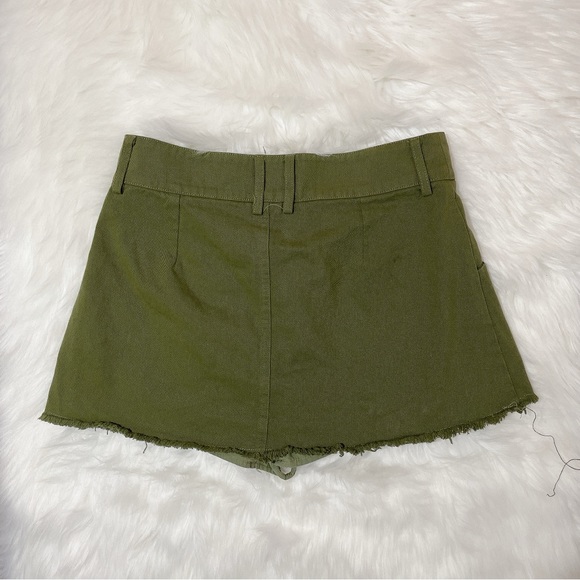 Olive green pleated skirt - Picture 2 of 6